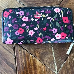 Kate spade Cameron street lottie floral wallet